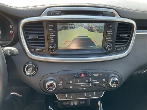 Used 2017 Kia Sorento SX image 30