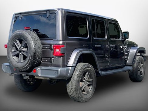 Used 2018 Jeep Wrangler Unlimited Sahara AWD/4WD image 14