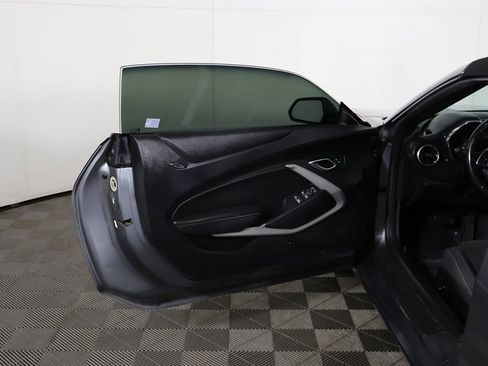 Used 2020 Chevrolet Camaro LT image 22