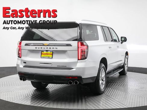 Used 2023 Chevrolet Suburban Premier image 5