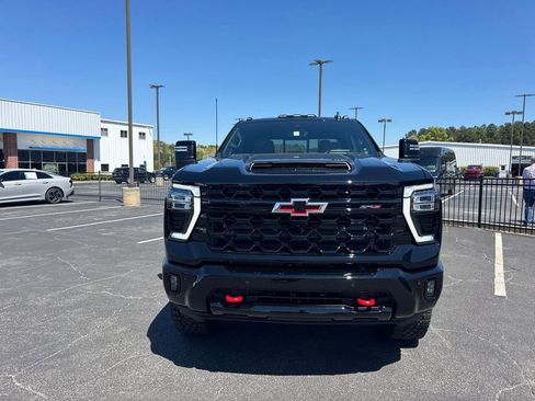 New 2026 Chevrolet Silverado 2500 ZR2 AWD/4WD image 3