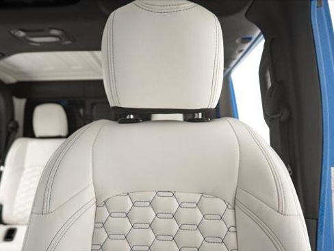 Used 2021 Jeep Gladiator Sport image 17