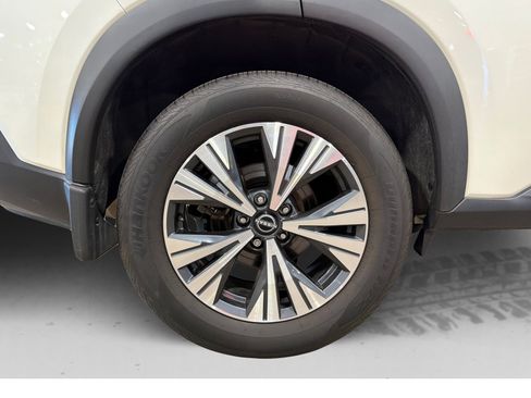 Used 2023 Nissan Rogue SV AWD/4WD image 45