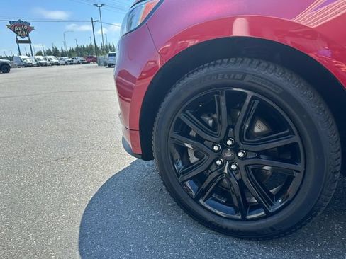 Used 2022 Ford Edge ST-Line w/ Class II Trailer Tow Package AWD/4WD image 28