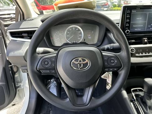 Used 2021 Toyota Corolla LE FWD image 14