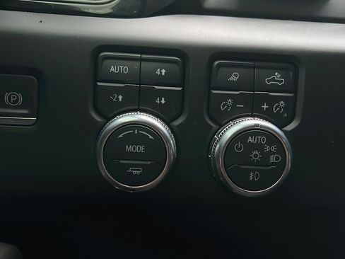 Used 2022 GMC Sierra 1500 AT4 w/ AT4 Premium Package image 27