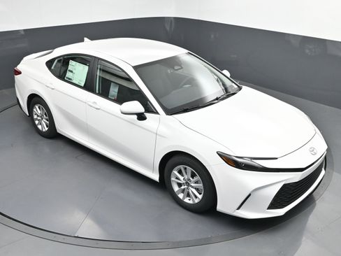 Certified 2025 Toyota Camry LE w/ Convenience Package image 29