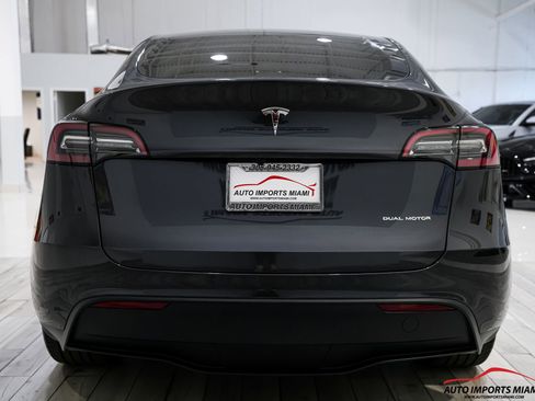 Used 2024 Tesla Model Y Long Range AWD/4WD image 19