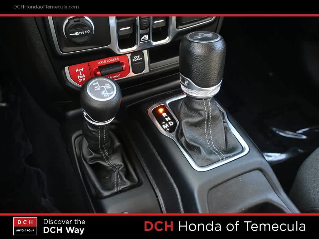 Used 2024 Jeep Wrangler Unlimited AWD/4WD image 11