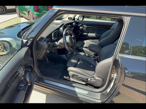 Used 2024 MINI Cooper S FWD image 5