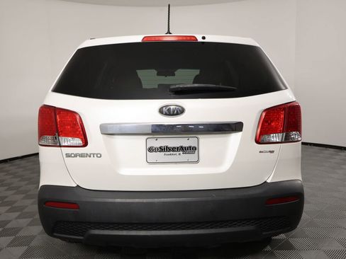 Used 2012 Kia Sorento LX image 3
