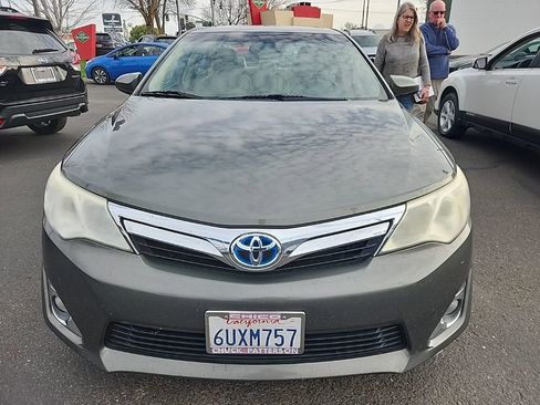 Used 2012 Toyota Camry LE image 2