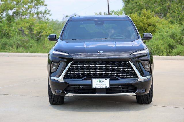 New 2026 Buick Enclave Avenir FWD image 2