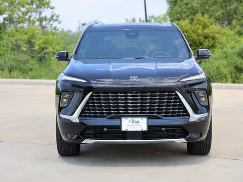 New 2026 Buick Enclave Avenir image 2