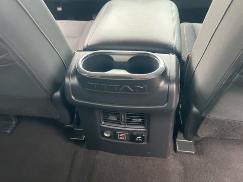 Used 2019 Nissan Titan SV w/ SV Convenience Package image 17