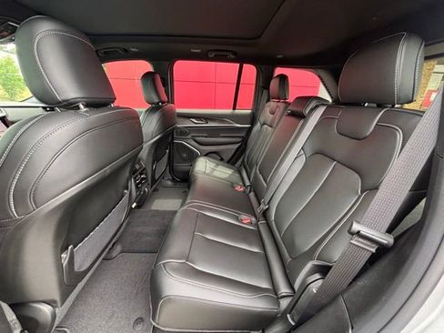 New 2026 Jeep Grand Cherokee Limited AWD/4WD image 12