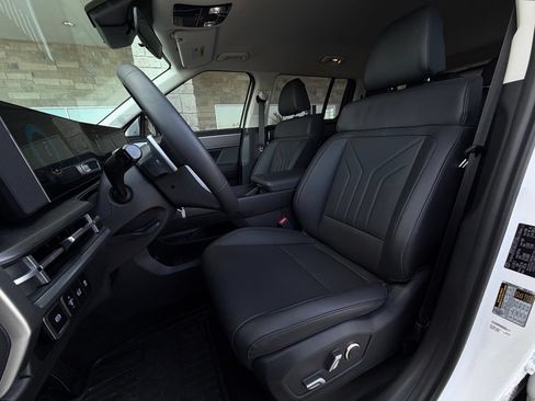 Used 2026 Hyundai Santa Fe SEL FWD image 5