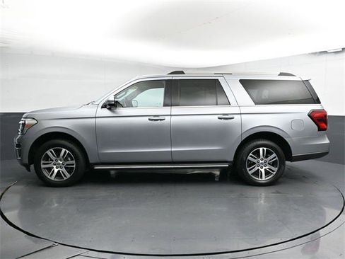 Used 2022 Ford Expedition Max Limited image 9