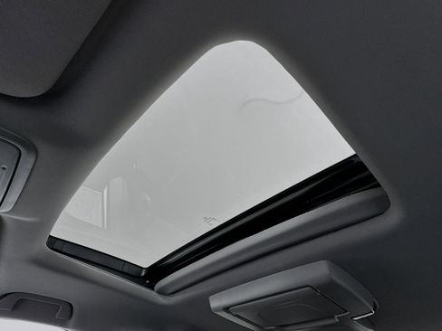 Certified 2024 Honda Odyssey Touring image 22