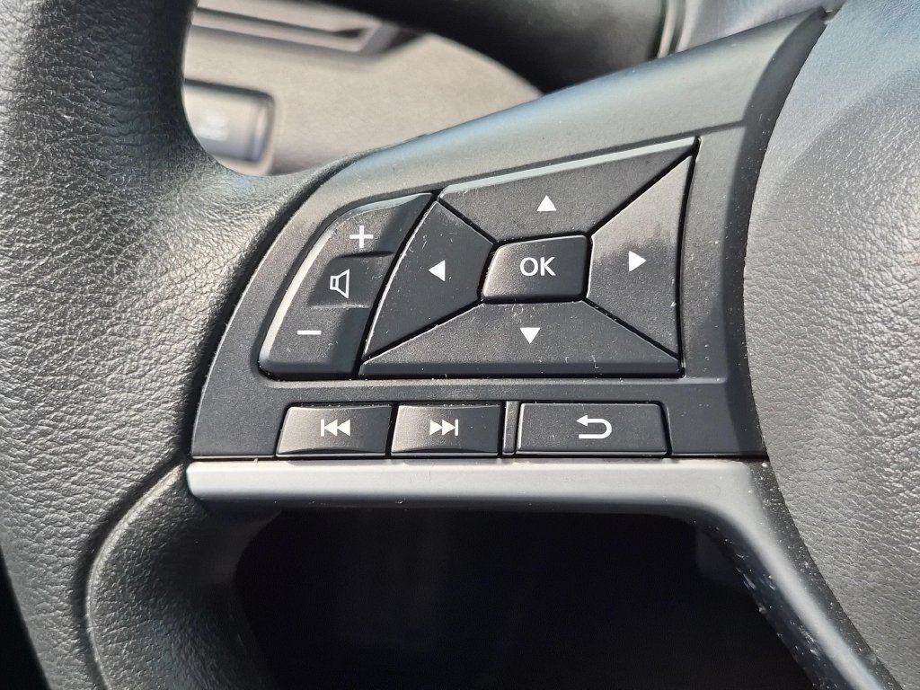 Used 2025 Nissan Altima 2.5 SV AWD/4WD image 20