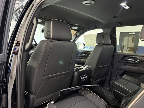 New 2026 GMC Yukon Elevation w/ LPO, Floor Liner Package AWD/4WD image 10