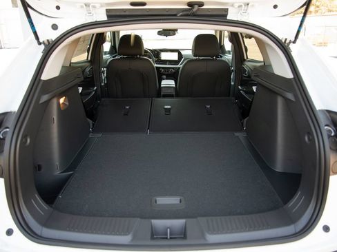 New 2026 Chevrolet Trax LT w/ Sunroof Package FWD image 21