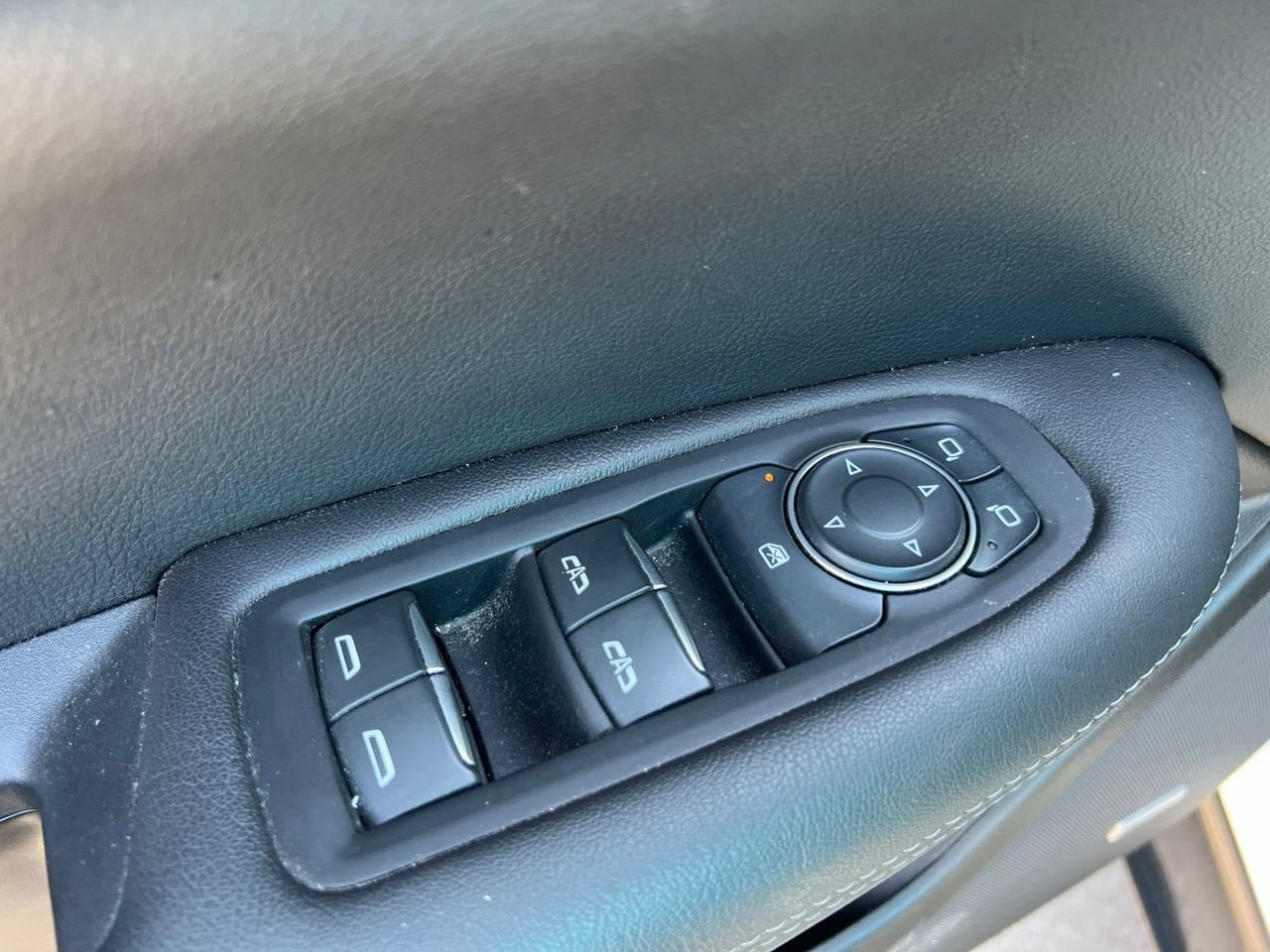 Used 2024 Cadillac XT5 Luxury FWD image 13
