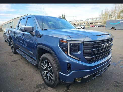 Used 2024 GMC Sierra 1500 Elevation w/ LPO, Elevation Black Package image 3