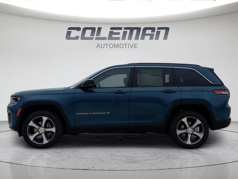 New 2026 Jeep Grand Cherokee Limited w/ Luxury Tech Group II AWD/4WD image 2