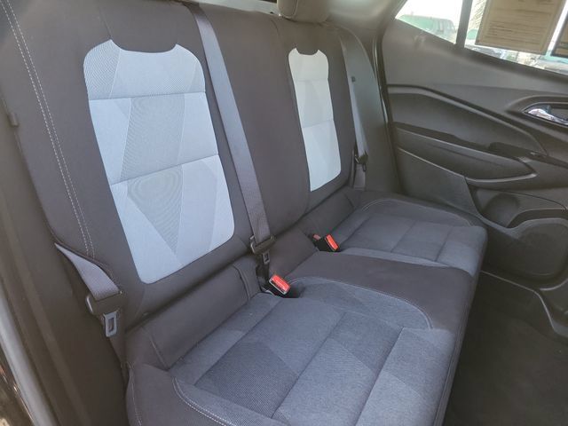 Used 2024 Chevrolet Trax RS FWD image 25