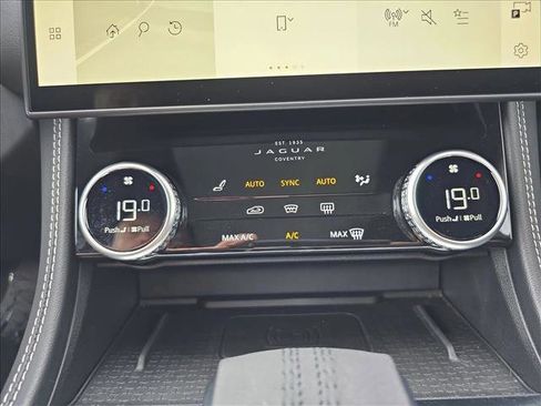 Certified 2025 Jaguar F-PACE R-Dynamic S image 22