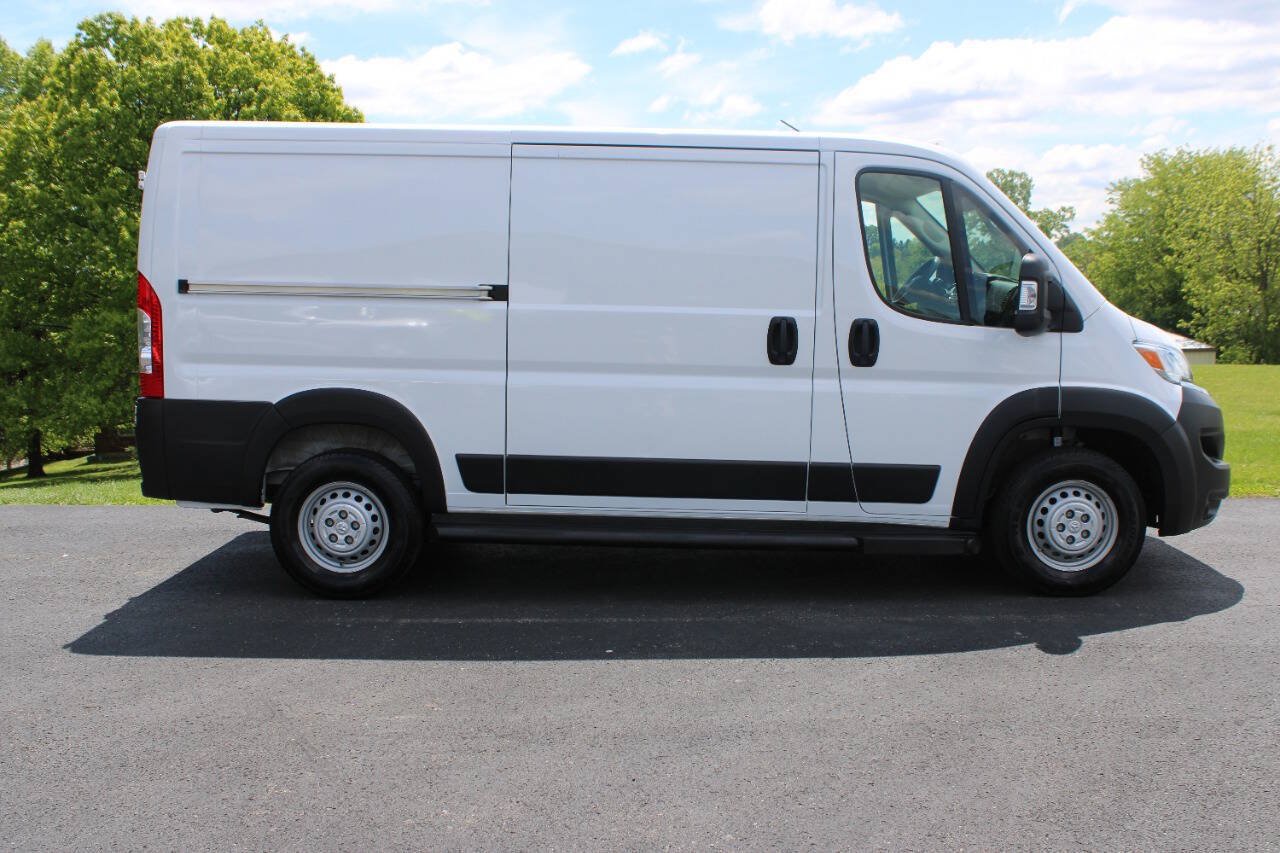Used 2025 RAM ProMaster 2500 w/ U-Haul Equipment Group FWD image 2
