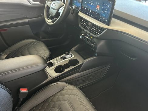 Certified 2023 Ford Escape SE w/ PHEV Premium Package FWD image 15
