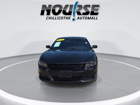 Used 2020 Dodge Charger SXT RWD image 3