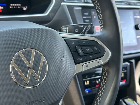 Used 2024 Volkswagen Tiguan SE FWD image 27