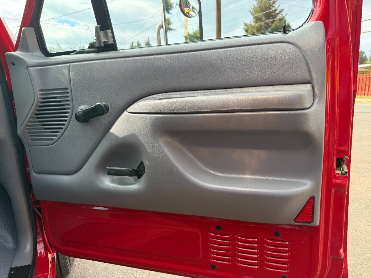 Used 1995 Ford F450 2WD Regular Cab Super Duty image 76
