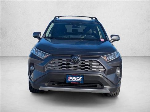 Used 2020 Toyota RAV4 Limited image 2