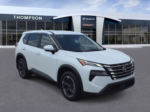 Used 2025 Nissan Rogue SV FWD image 1