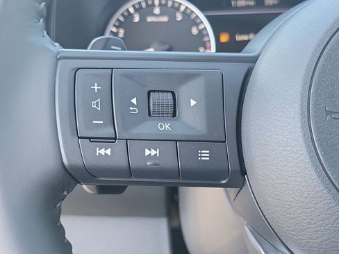 New 2025 Nissan Pathfinder SL image 5