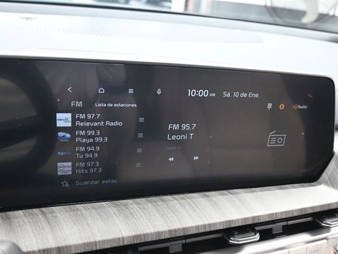 Used 2024 Kia Telluride EX w/ EX Captain's Chair Package image 20