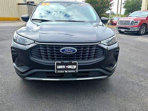 Used 2025 Ford Escape Active AWD/4WD image 3