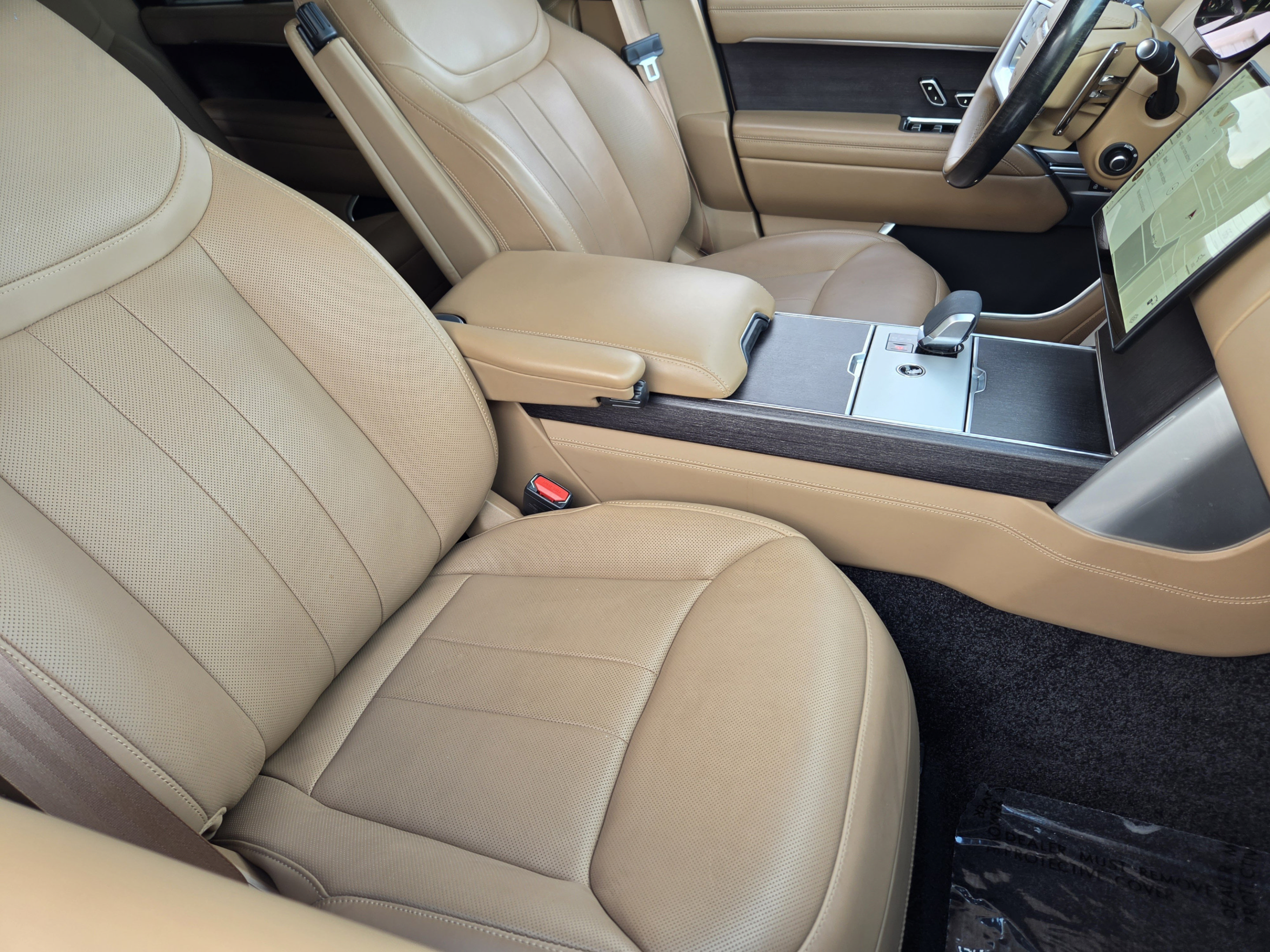 Certified 2025 Land Rover Range Rover Long Wheelbase SE AWD/4WD image 9