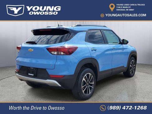 Used 2024 Chevrolet TrailBlazer LT w/ LT Cold Weather Package AWD/4WD image 3