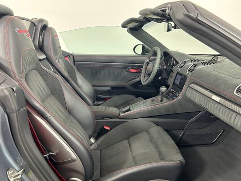 Certified 2025 Porsche 718 Boxster Spyder RS RWD image 23