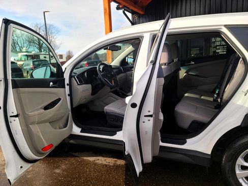 Used 2011 Ford Edge SE image 7