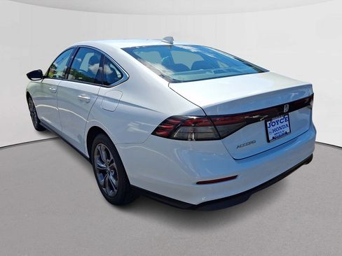 Certified 2023 Honda Accord EX image 7