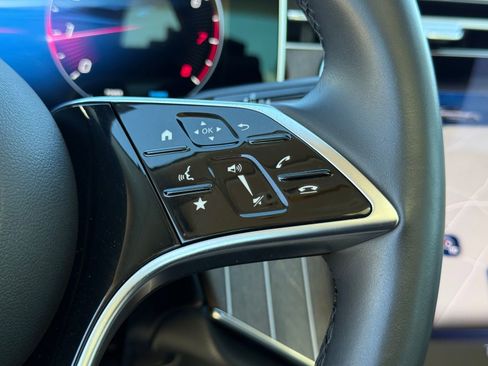 Used 2025 Mercedes-Benz E 350 4MATIC Sedan image 33