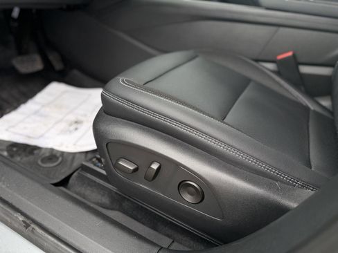 Used 2025 Chevrolet Blazer EV LT image 16