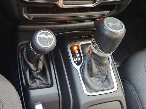 Used 2021 Jeep Wrangler Unlimited Sport image 29