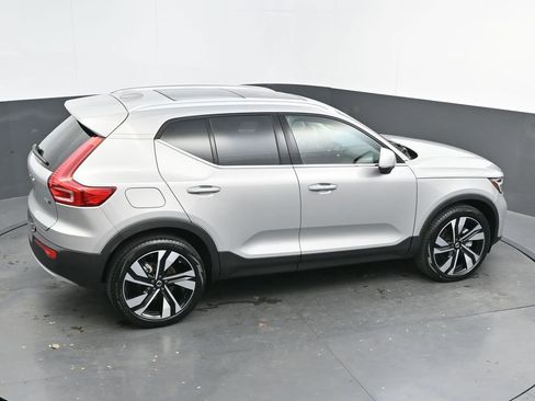 Certified 2025 Volvo XC40 B5 Plus image 38